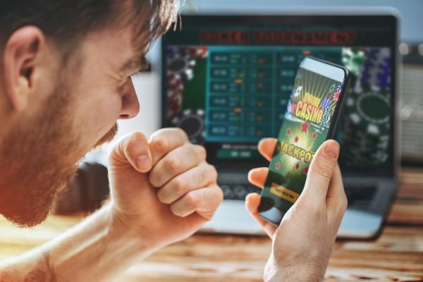 AK999VIP ပေးဆောင်သော Esports, Football, Slots ဂိမ်းများ ပေါင်းစုံမြင်ကွင်း